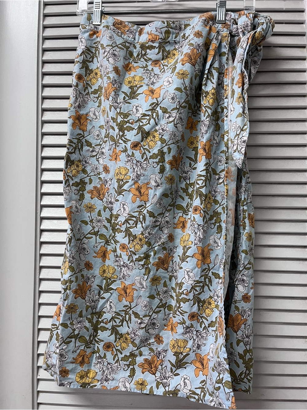 Cynthia  ROWLEY  large Light Blue Floral Wrap Skirt
